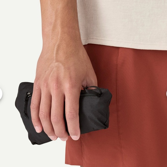 Patagonia Men’s Houdini Jacket, Black, Large/ XL - Picture 5 of 9